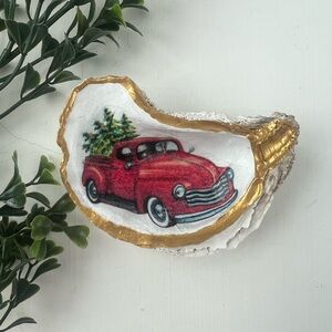 NWT Decorative Red Truck 3” Oyster Shell